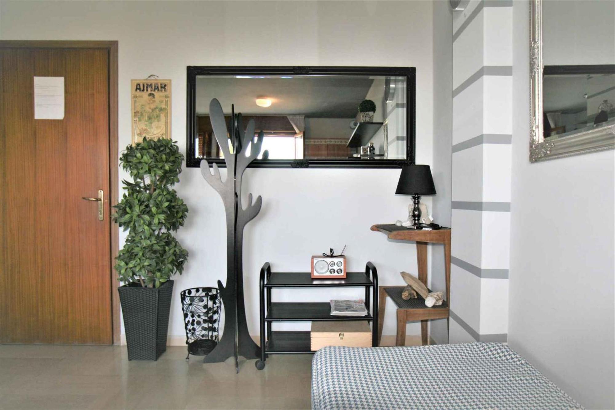 Apartment In 25353 *